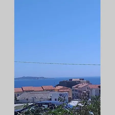 Studio 30m2 Sur La Presqu'ile De Giens Dans Privee Avec Piscine Apartment Hyeres
